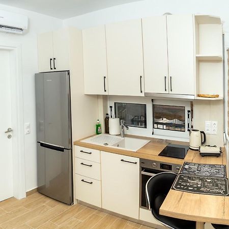 Modern Studio Chiou Атина Екстериор снимка